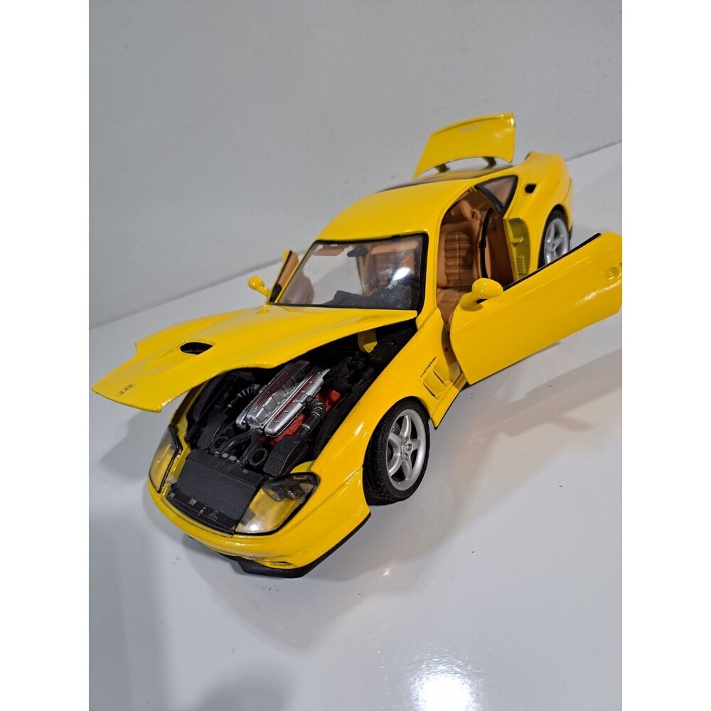 Maisto 1:18 Scale Die Cast Ferrari 550 Maranello Supercar - Picture 6 of 12